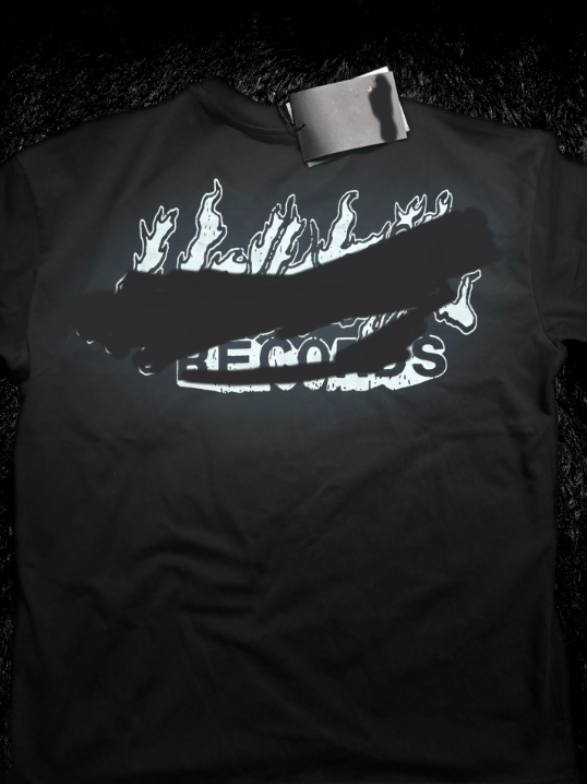 BLACK FLAME GRAPHIC TEE